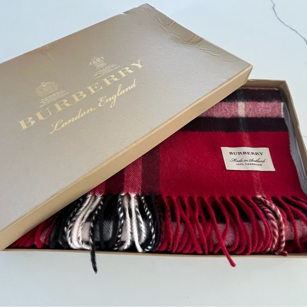 Burberry 100% Cashmere Giant Check Scarf Red, Black & White w/ Box - Worn Once - Picture 13 of 13